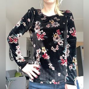 VINCE CAMUTO Floral Velvet Burn-out Top Sz XS